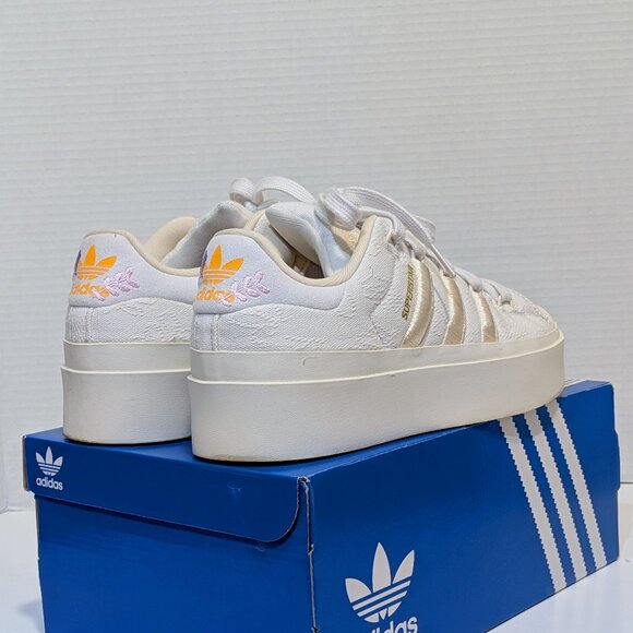 Adidas Women's SuperStar Bonega GZ3474 crywht/wonwht/offwht - Size 6.5 - Picture 3 of 8